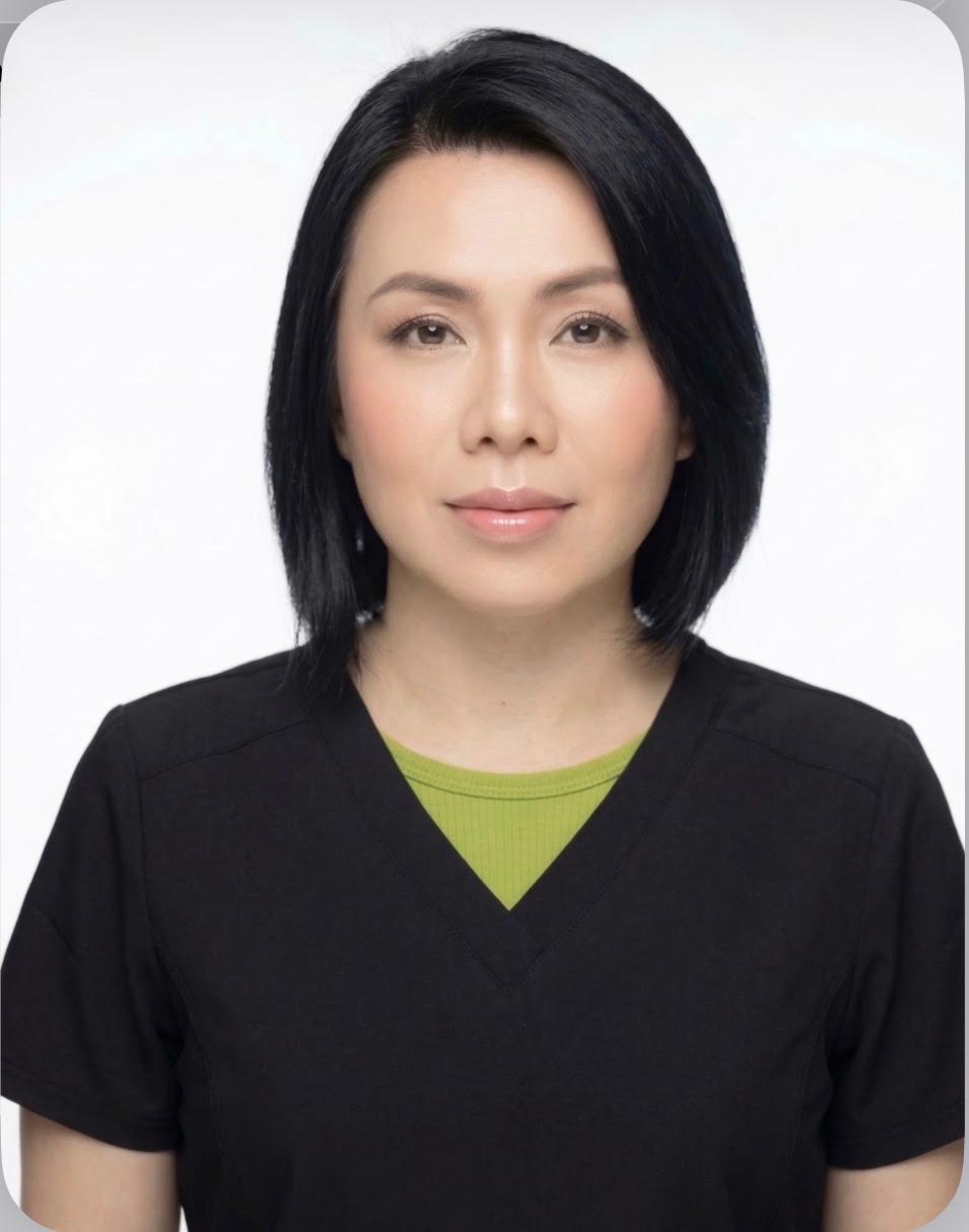 Lien - Therapist Headshot